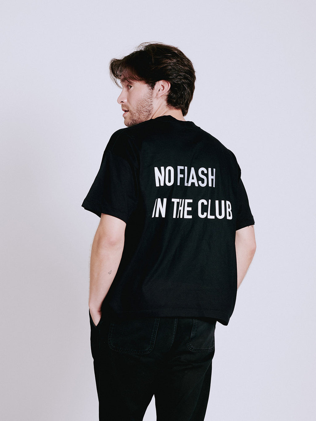 NO FLASH IN THE CLUB